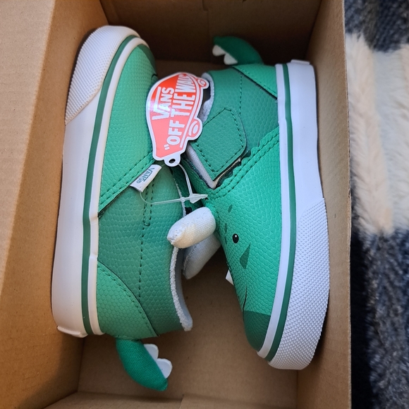 Toddler and baby dinosaur vans slip ons - Picture 2 of 7